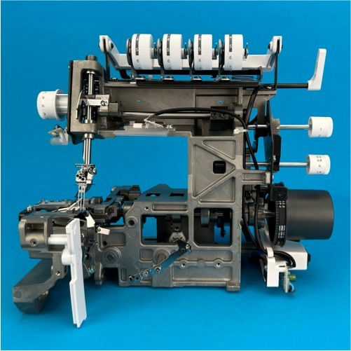 W6 Coverlock N 707D Freiarm